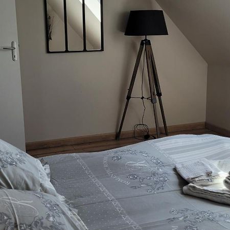 Chambre Proche Circuit Du Mans 500 M Du Virage De 米萨讷 客房 照片